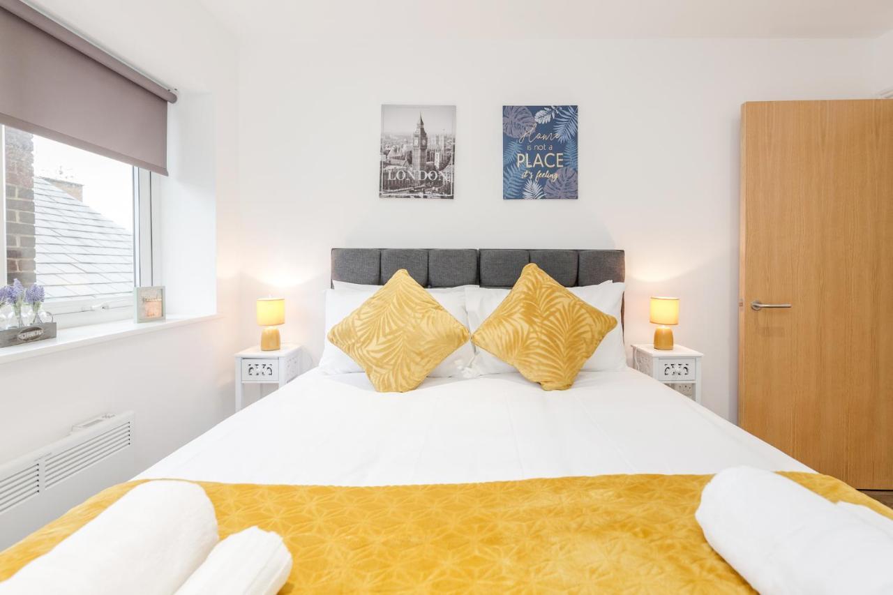 Watford Town Centre, Serviced One Bed Flat With Choice Of King Or Twin Beds, Sleeps Up To 4 Sharing, Free Wifi And Free Movies Londýn Exteriér fotografie